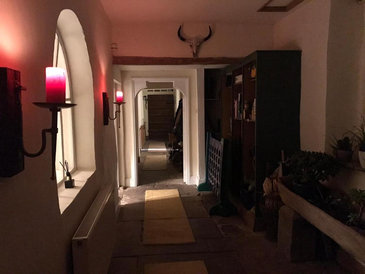 Hope under DinmoreWickton Court住宿加早餐旅馆 外观 照片